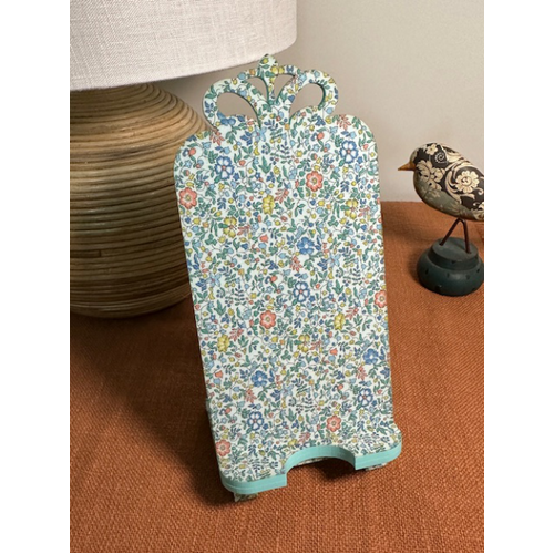 Liberty Phone Stand - Green/Peach